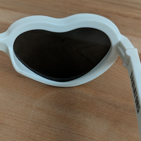 Babiators Sweetheart Polarized Sunglasses 6+ - Picture 6 of 7